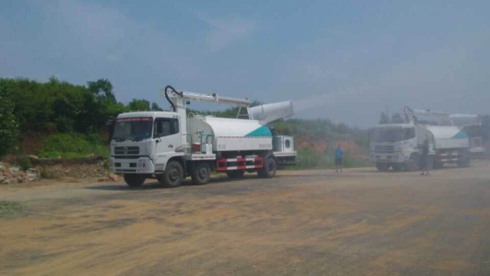西北某市容園林局購買的專門治理霧霾的多功能抑塵噴灑車